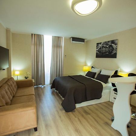 Holiday Lux Tower Batumi Exterior foto