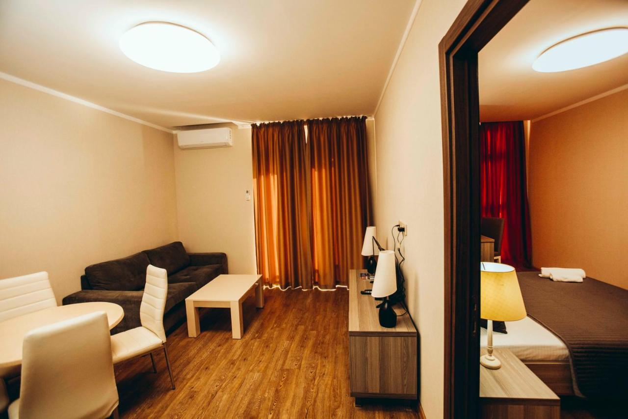 Holiday Lux Tower Batumi Exterior foto