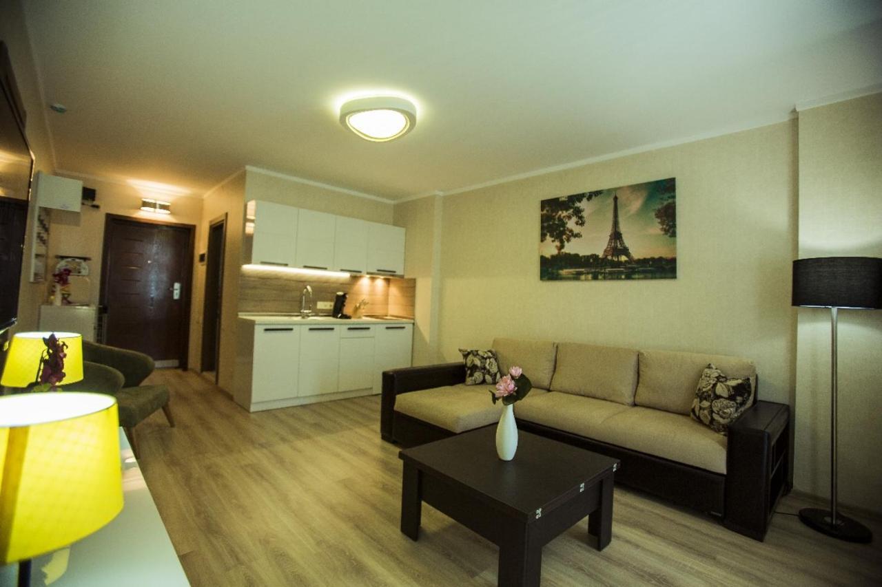 Holiday Lux Tower Batumi Exterior foto