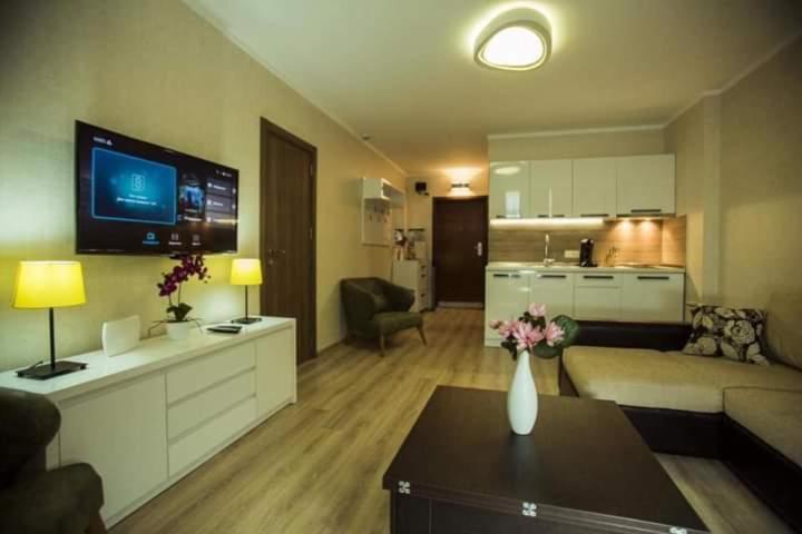 Holiday Lux Tower Batumi Exterior foto