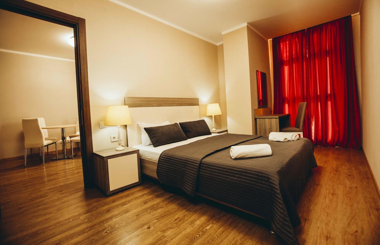Holiday Lux Tower Batumi Exterior foto
