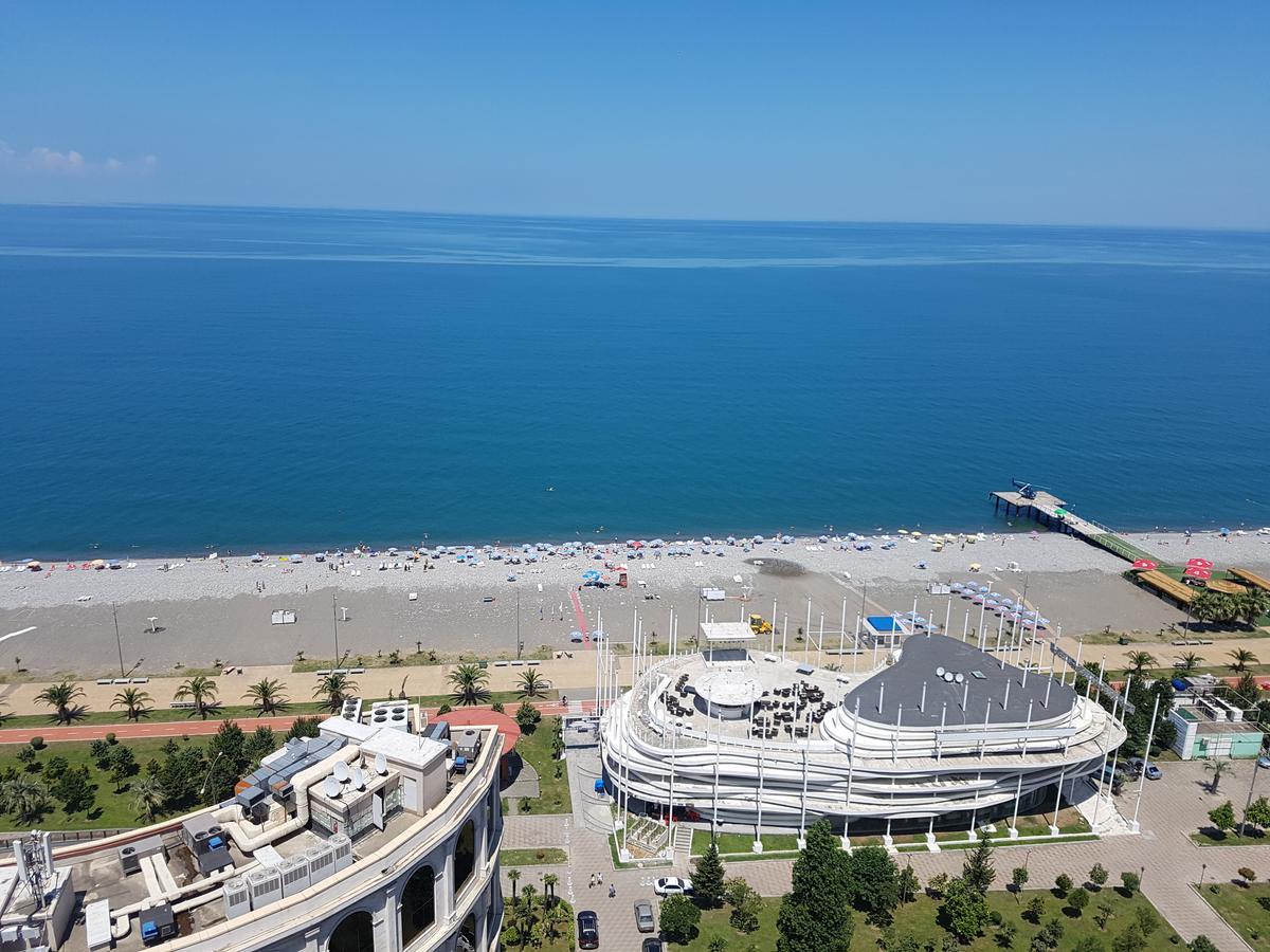 Holiday Lux Tower Batumi Exterior foto